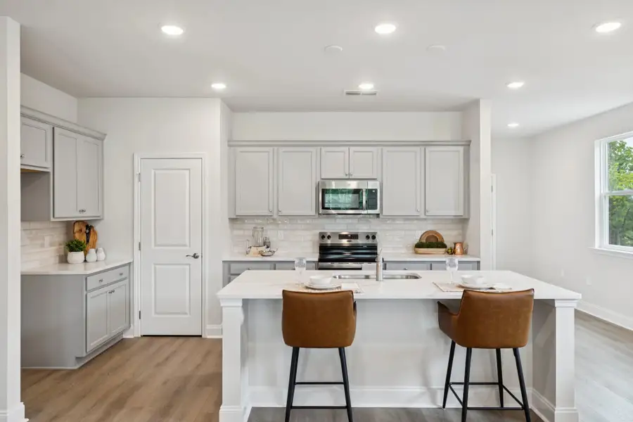 Kitchen | For representation purposes only. Options and layout may vary by community and home plan. Kitchen | For representation purposes only. Options and layout may vary by community and home plan.