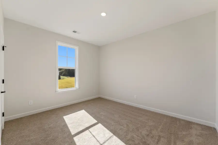 Spacious, unfurnished interior of a new home in Ridgecrest at Midway, Anderson (Image 25).
