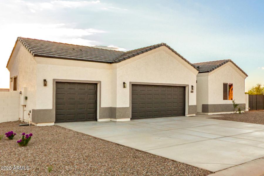 04-Country Club 04-Country Club