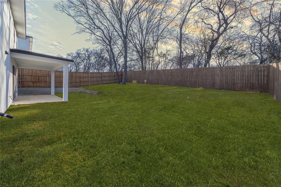 Exterior details and patio area of a home in , Dallas (Image 20).