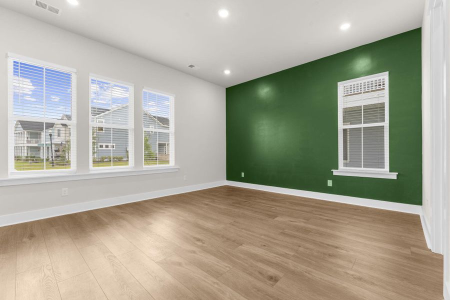 Spacious, unfurnished interior of a new home in Carnes Crossroads, Summerville (Image 29).