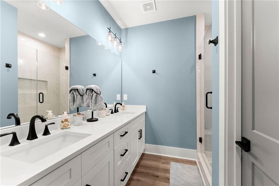 Furnished interior view inside a new home in , Gainesville (Image 7).