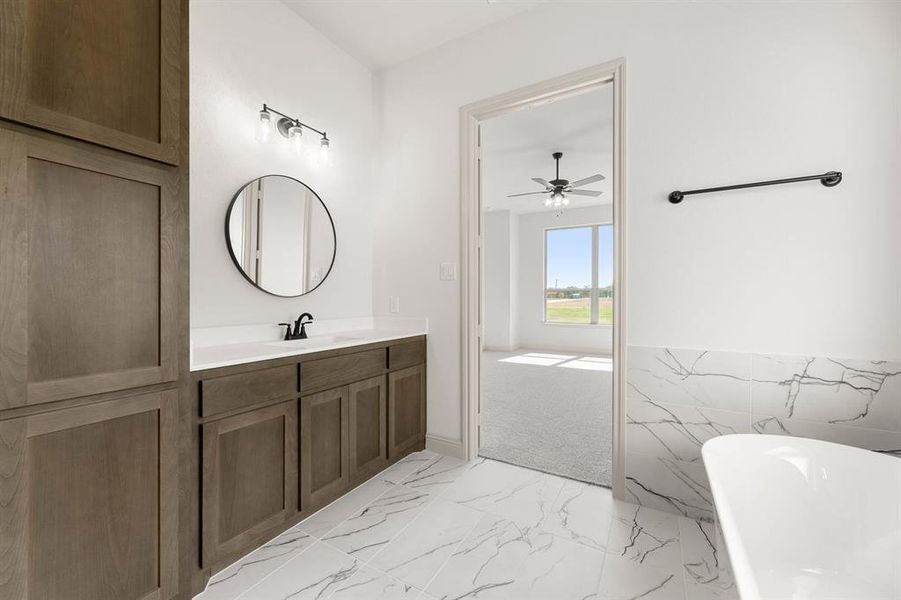 136 Evanston-Primary Suite-4 136 Evanston-Primary Suite-4