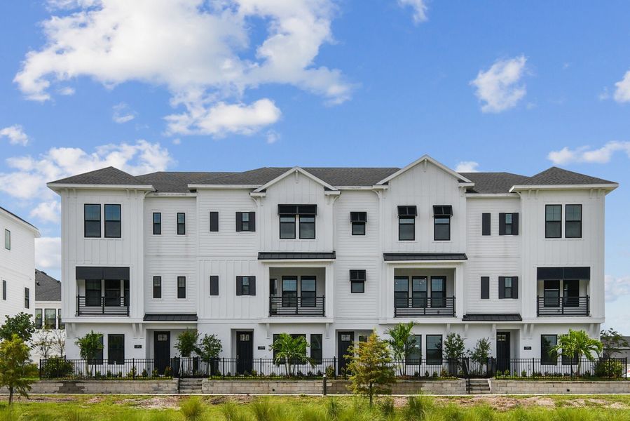 Condo located in Sarasota, FL showcasing its design and architecture (Image 4).