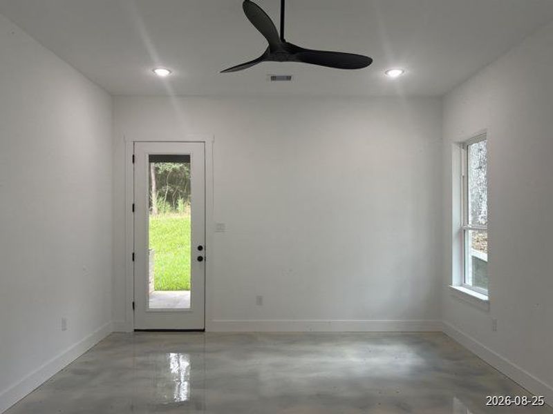 Spacious, unfurnished interior of a new home in , Huntsville (Image 20).