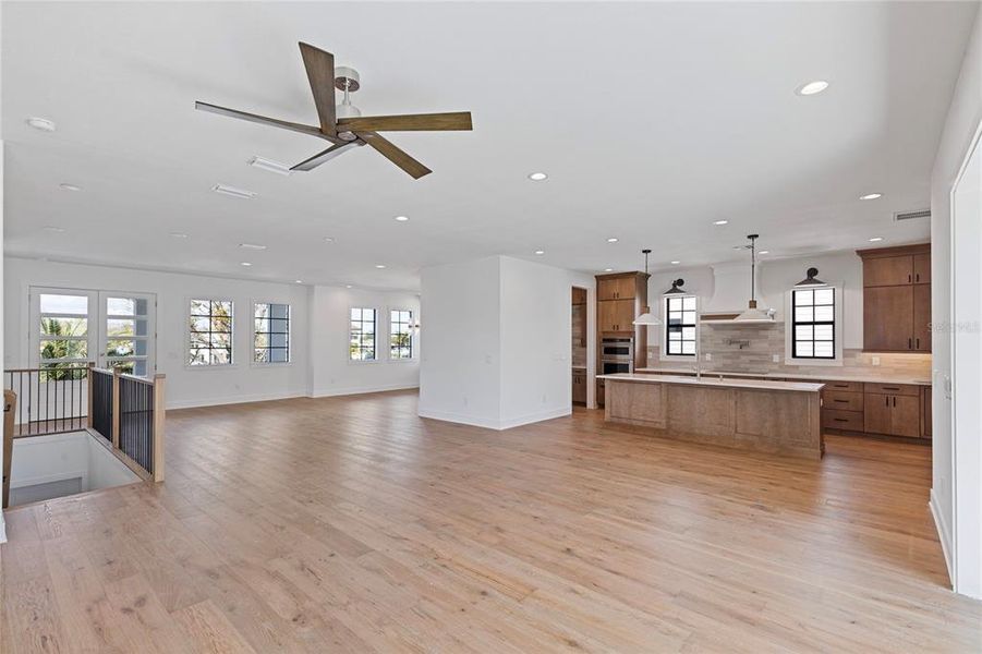 Spacious, unfurnished interior of a new home in , St. Petersburg (Image 42).