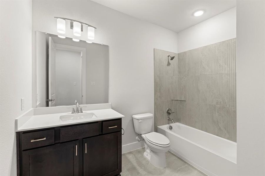 04. 7253 Camilla - 2ND Bath