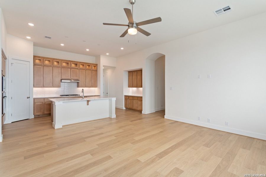 Spacious, unfurnished interior of a new home in Homestead, Schertz (Image 21).