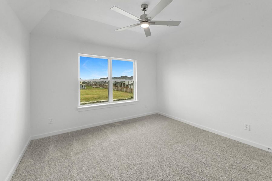 Spacious, unfurnished interior of a new home in Briarwood Crossing, Rosenberg (Image 16).