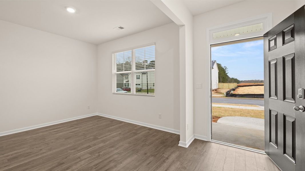 Spacious, unfurnished interior of a new home in Estates at Deer Hollow, Grovetown (Image 15).