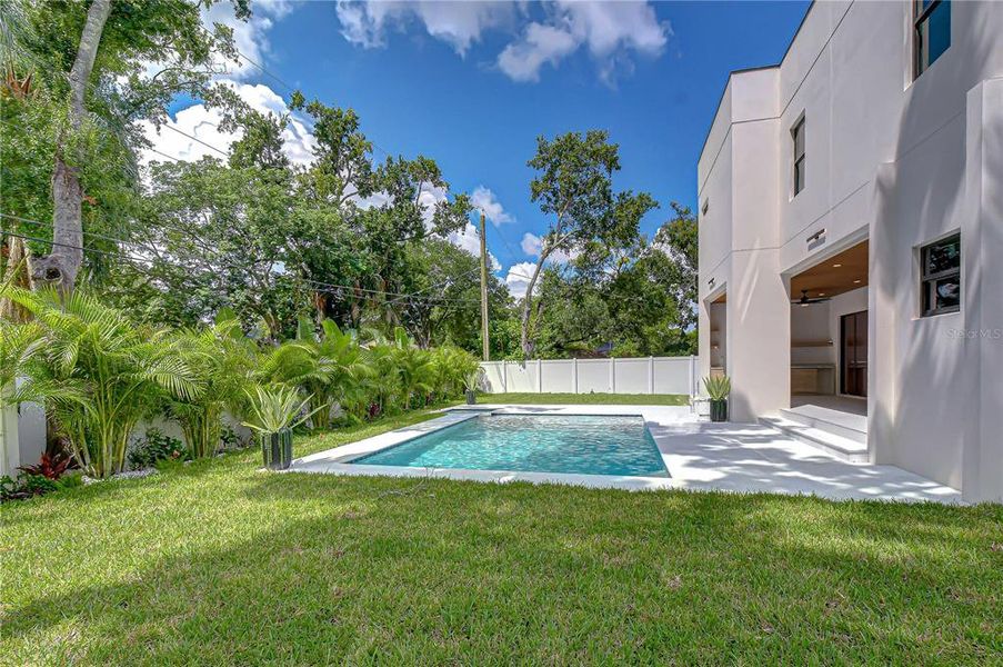 Exterior details and patio area of a home in , Tampa (Image 40).