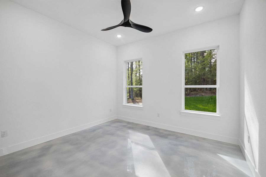 Spacious, unfurnished interior of a new home in , Huntsville (Image 18).
