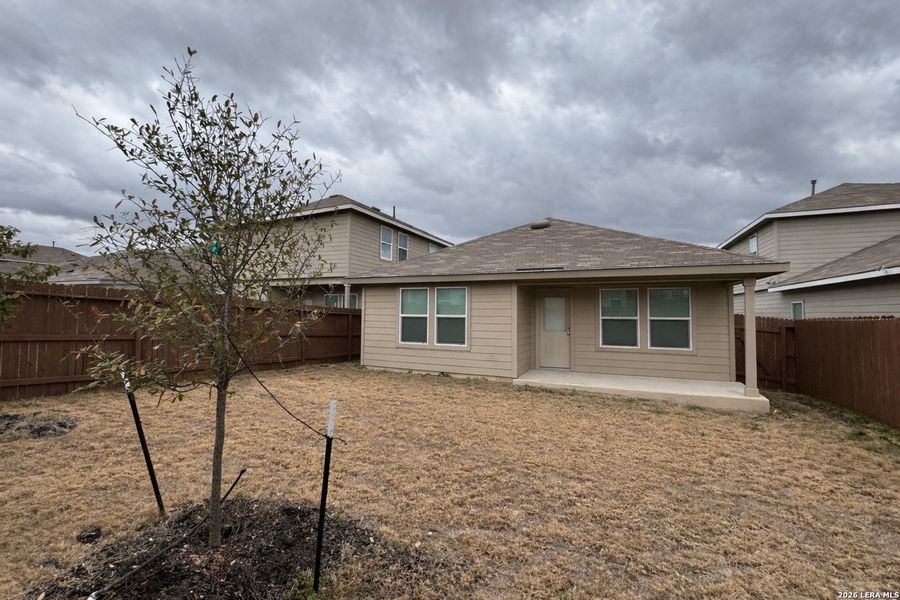 Exterior details and patio area of a home in Avenida, Converse (Image 3).