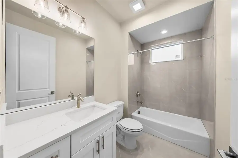 Furnished interior view inside a new home in , Tarpon Springs (Image 14).