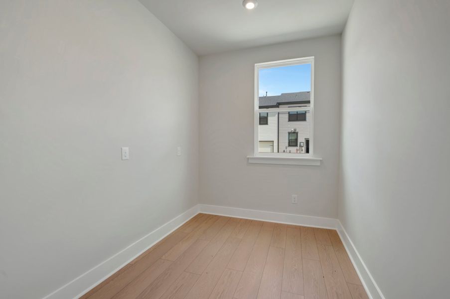 Spacious, unfurnished interior of a new home in Seven Oaks, Belmont (Image 17).