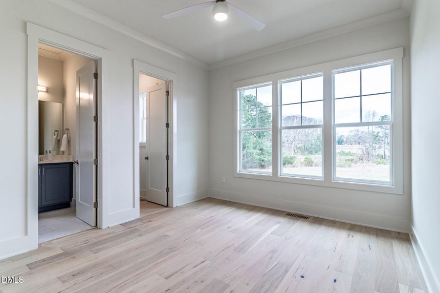 401_STABLE_VALLEY_INTERIOR_31