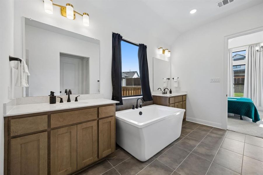 Furnished interior view inside a new home in , Fort Worth (Image 8).