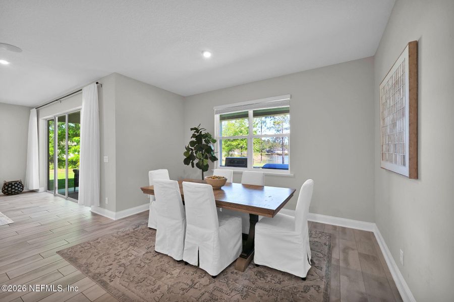 Furnished interior view inside a new home in , Middleburg (Image 41).