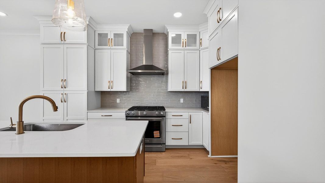 Furnished interior view inside a new home in Grants Court, Charleston (Image 7).