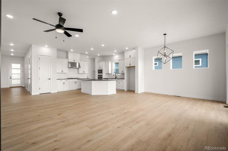 Spacious, unfurnished interior of a new home in Wolf Ranch - Enclave Collection, Colorado Springs (Image 39).