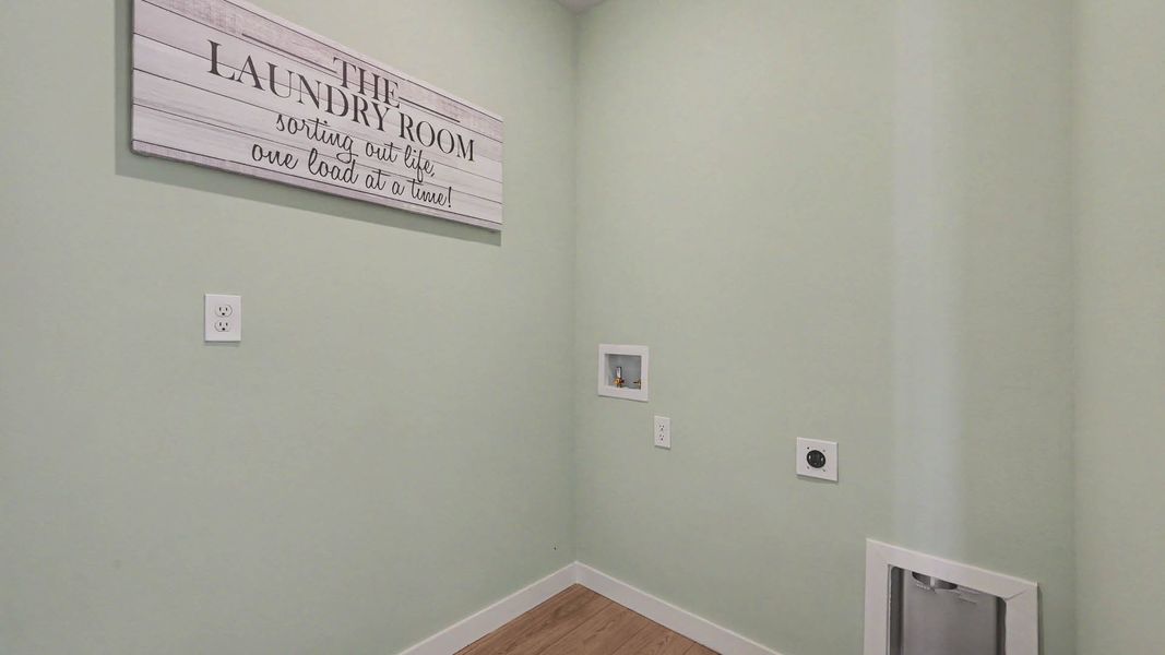 Representative unfurnished interior of a home built from the Harper by D.R. Horton in Venetian Grove, Vero Beach (Image 23).