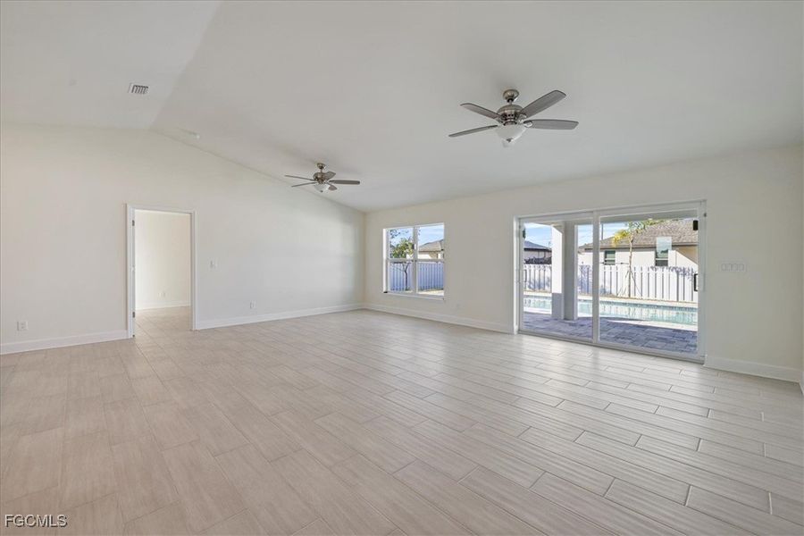 Spacious, unfurnished interior of a new home in Cape Coral, Cape Coral (Image 18).