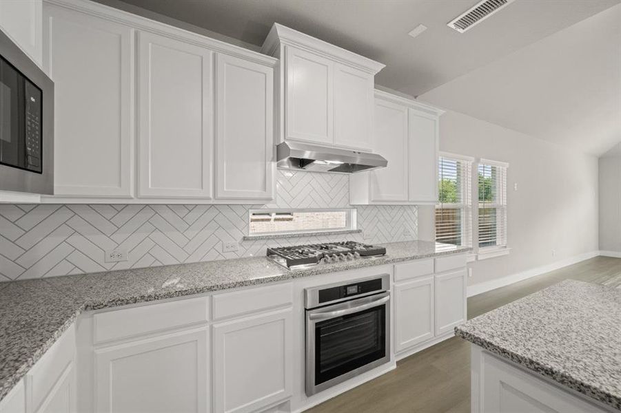 Furnished interior view inside a new home in Oaks of North Grove, Waxahachie (Image 13).