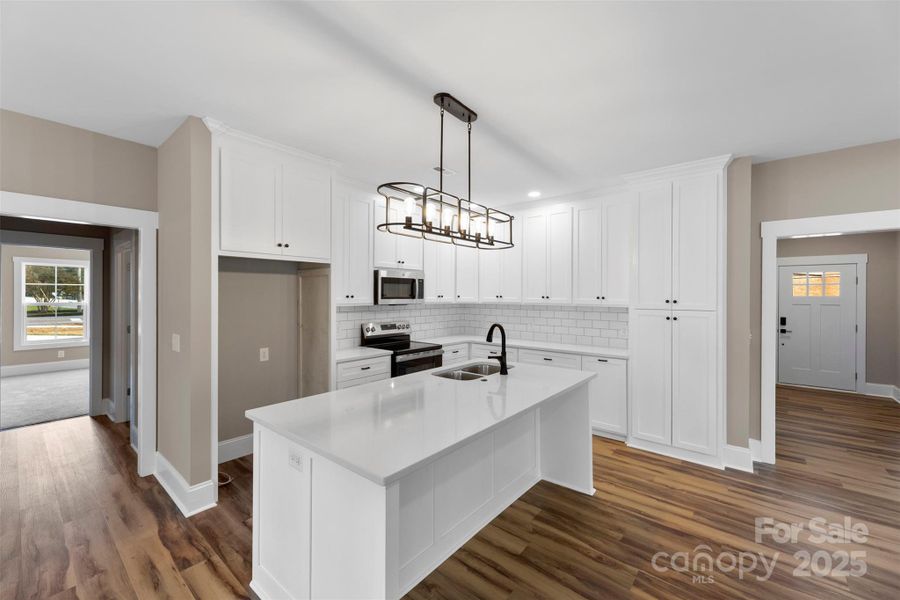 Furnished interior view inside a new home in , Kings Mountain (Image 12). Furnished interior view inside a new home in , Kings Mountain (Image 12).
