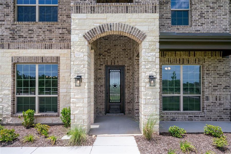 Exterior details and patio area of a home in Eagle Ridge Estates, Weatherford (Image 4). Exterior details and patio area of a home in Eagle Ridge Estates, Weatherford (Image 4).