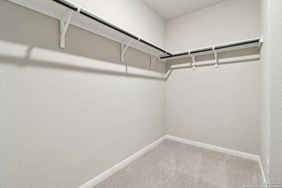 Spacious, unfurnished interior of a new home in Catalina, Converse (Image 40).