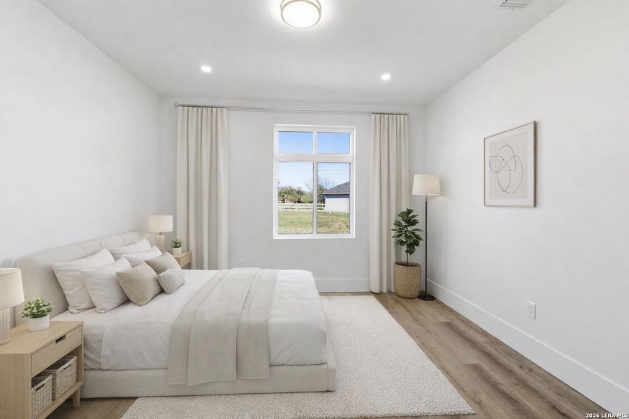 Furnished interior view inside a new home in , Bandera (Image 34).