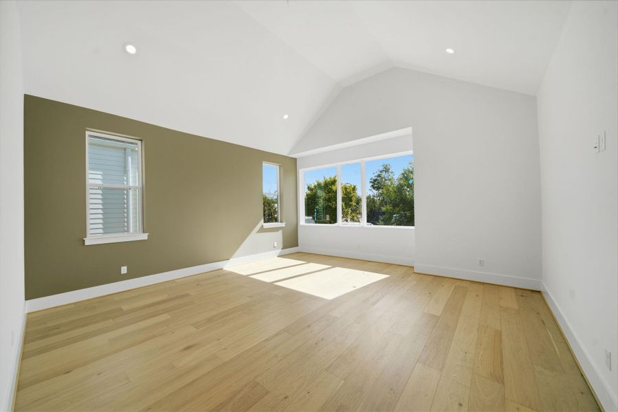 Spacious, unfurnished interior of a new home in , Houston (Image 31).
