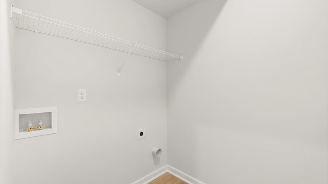 Representative unfurnished interior of a home built from the Salem by D.R. Horton in Fairway 17 at Mirror Lake, Villa Rica (Image 35).