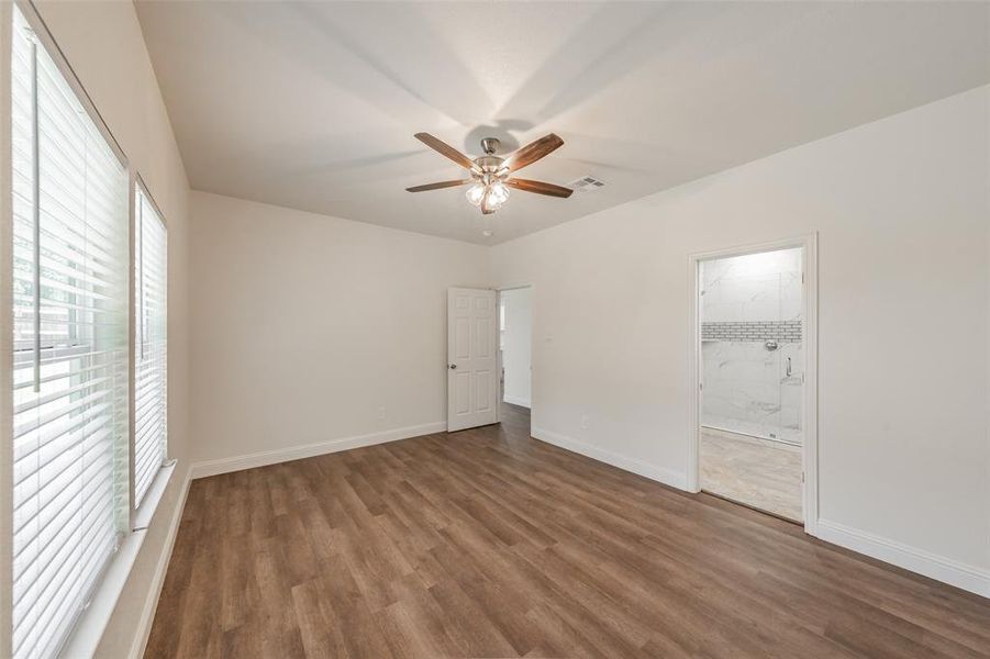 Spacious, unfurnished interior of a new home in , Runaway Bay (Image 27).