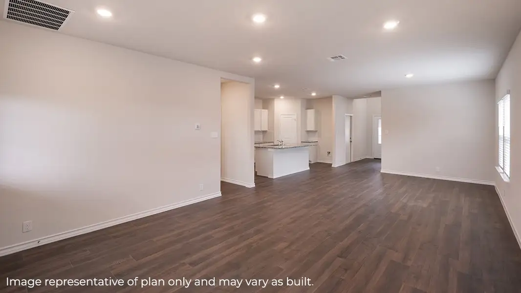 Spacious, unfurnished interior of a new home in Terra Vista, Lubbock (Image 7).