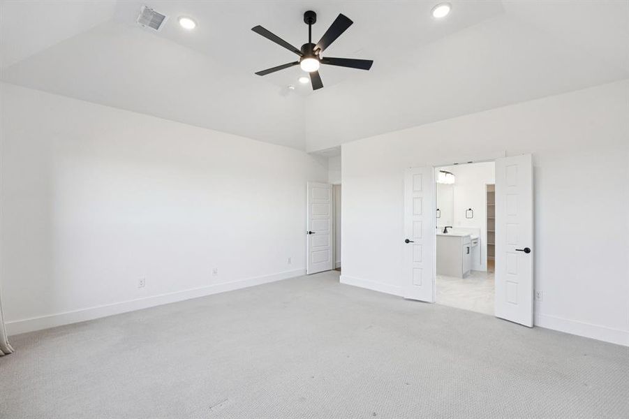 Spacious, unfurnished interior of a new home in Birdsong, Mansfield (Image 20).