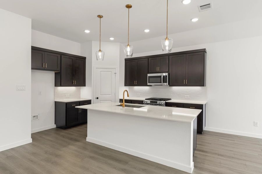 Kitchen Representative Photo featuring the Oxford Collection Kitchen Representative Photo featuring the Oxford Collection