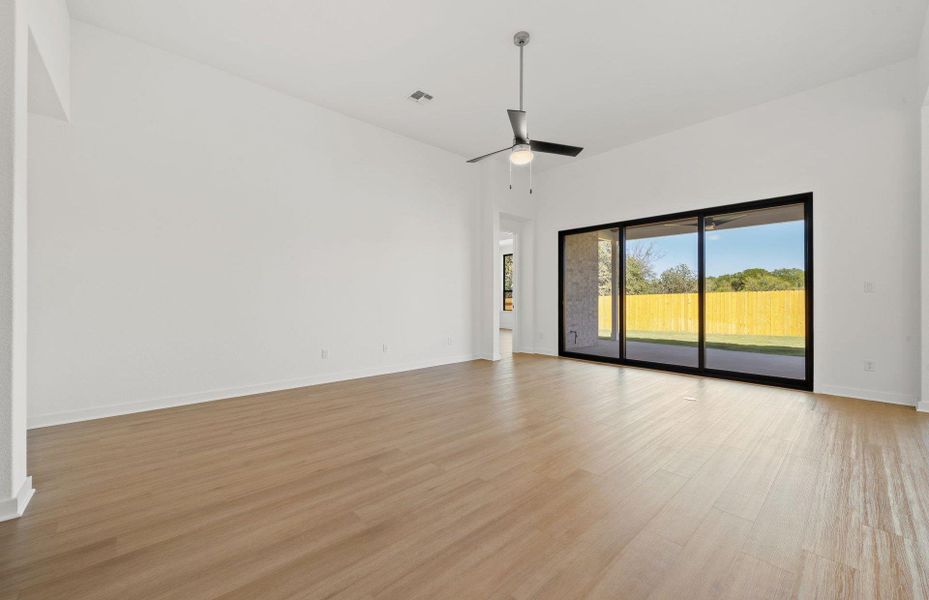 Spacious, unfurnished interior of a new home in 6 Creeks, Kyle (Image 12).