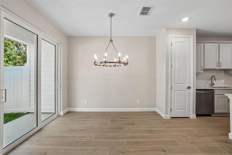 Spacious, unfurnished interior of a new home in , Tampa (Image 14).