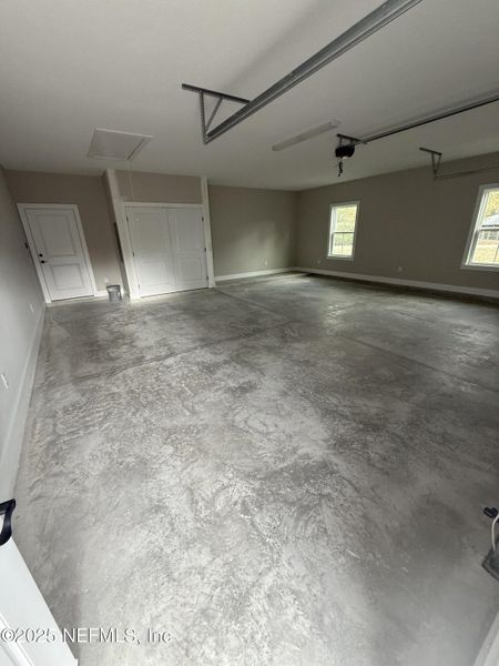 Spacious, unfurnished interior of a new home in , Macclenny (Image 12).