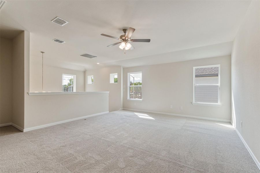 Spacious, unfurnished interior of a new home in Ellis Cove, Seabrook (Image 31).