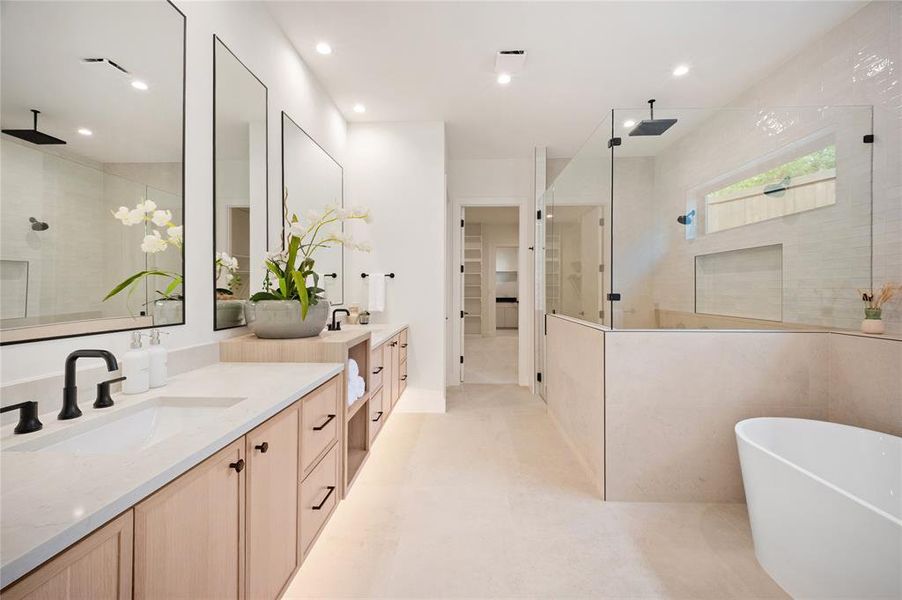 Furnished interior view inside a new home in , Dallas (Image 30).