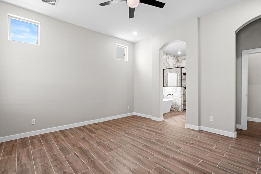 Representative unfurnished interior of a home built from the Torrey Pines by LEH. Homes in Verdancia, El Paso (Image 28).