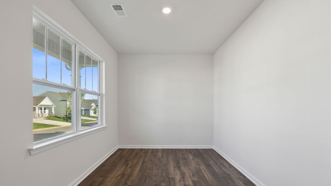Spacious, unfurnished interior of a new home in Durbin Meadows Traditions, Fountain Inn (Image 13).