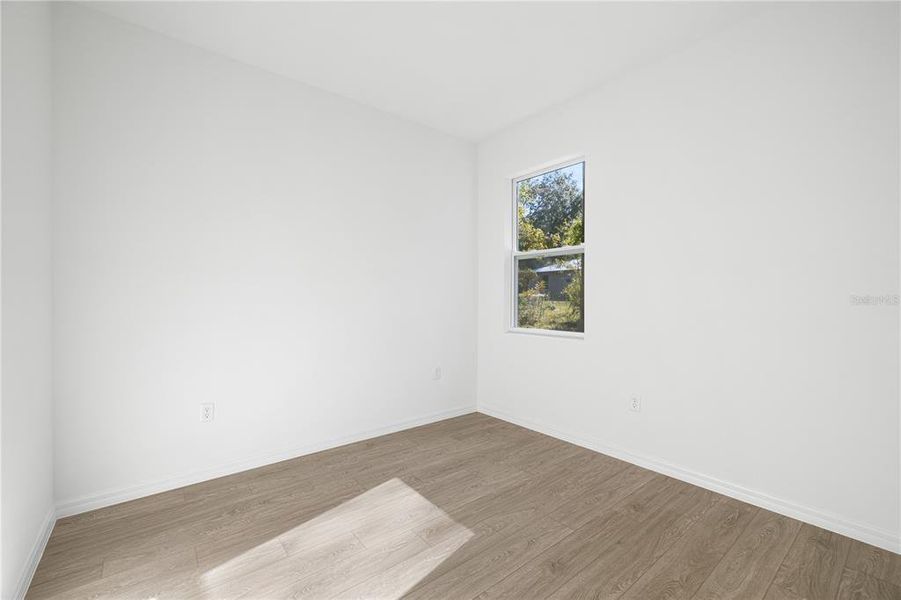 Spacious, unfurnished interior of a new home in , Citrus Springs (Image 21).