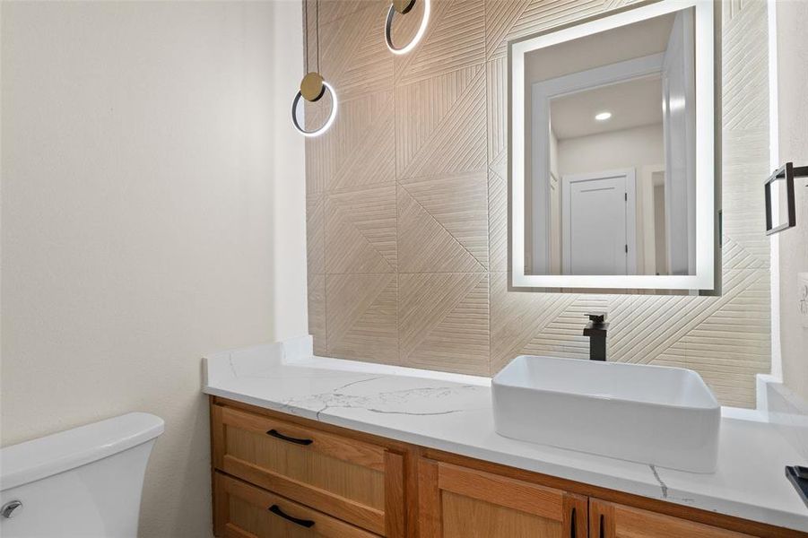 Furnished interior view inside a new home in Pecan Plantation, Granbury (Image 28).