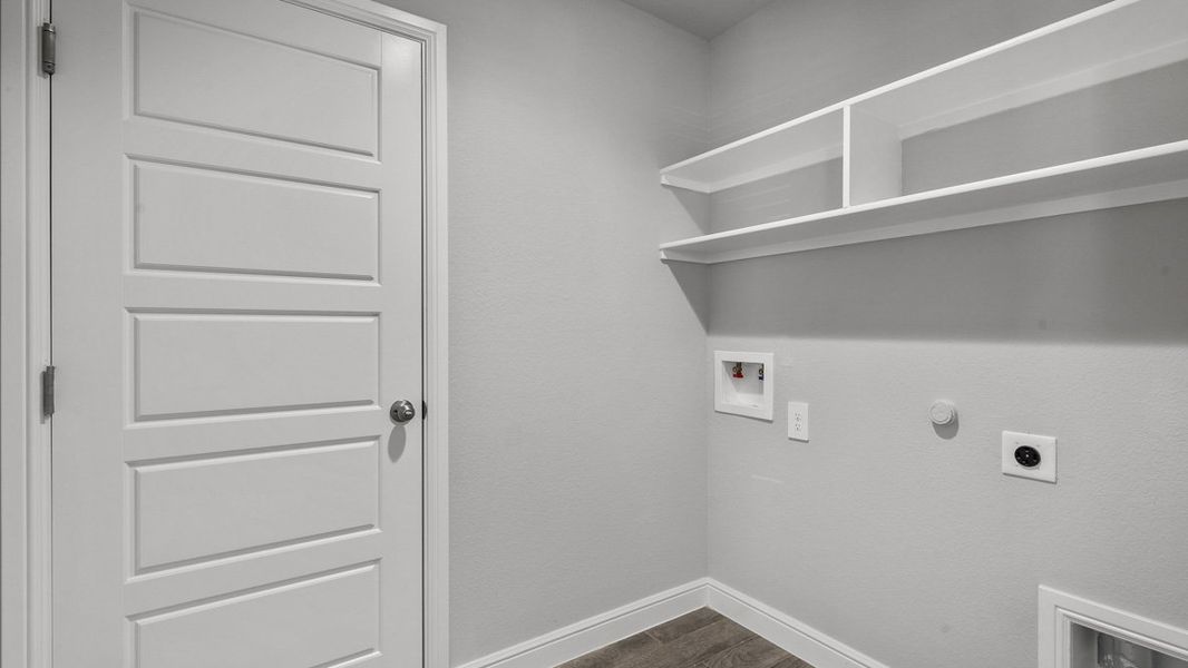 Spacious, unfurnished interior of a new home in The Hills at Reunion, Newark (Image 36).