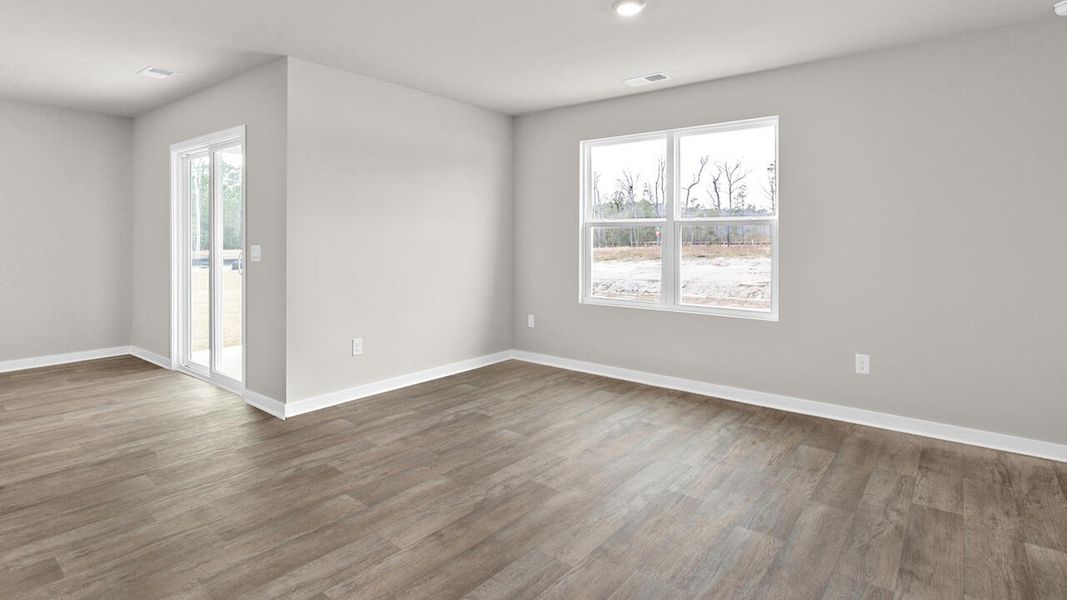 Spacious, unfurnished interior of a new home in Vineyard Trail, Jacksonville (Image 14).