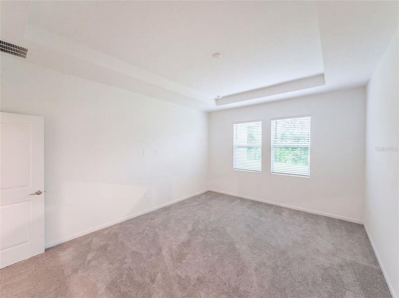 Spacious, unfurnished interior of a new home in Meadow Pointe, Groveland (Image 30).