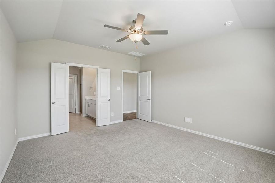 Spacious, unfurnished interior of a new home in Stella Hills, Denton (Image 26).